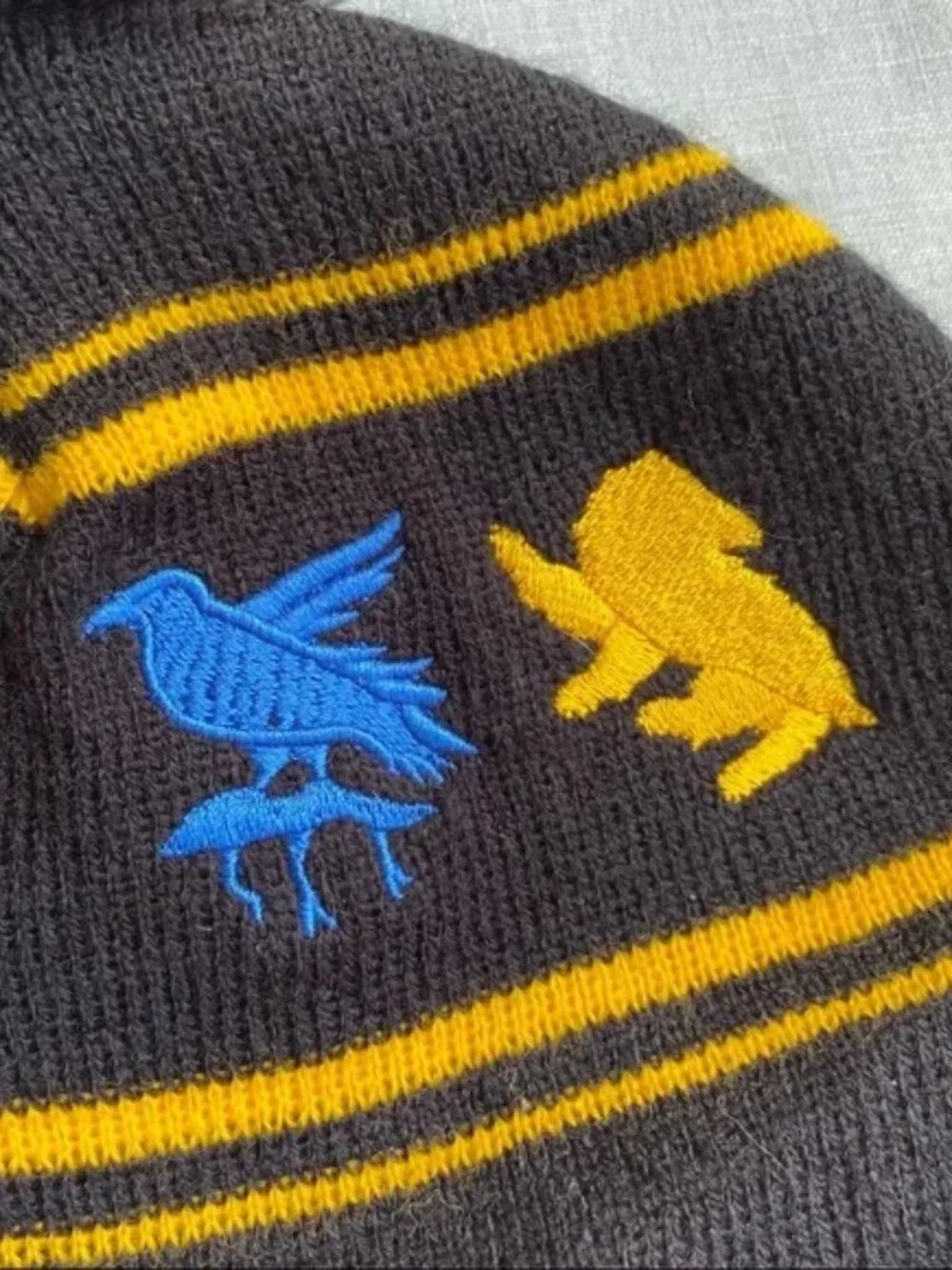 NWT Bioworld Harry Potter Hogwarts houses varsity knit beanie & scarf set